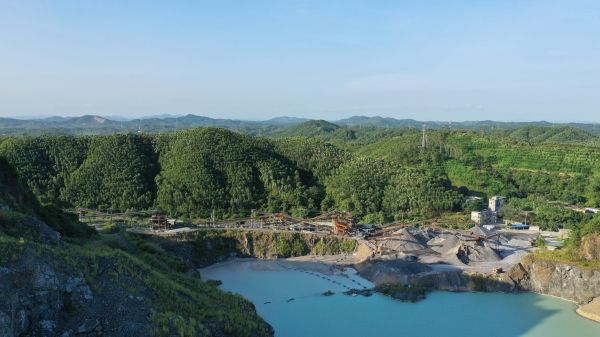 感應燈帶USB插電款5V人體感應COB燈帶批發