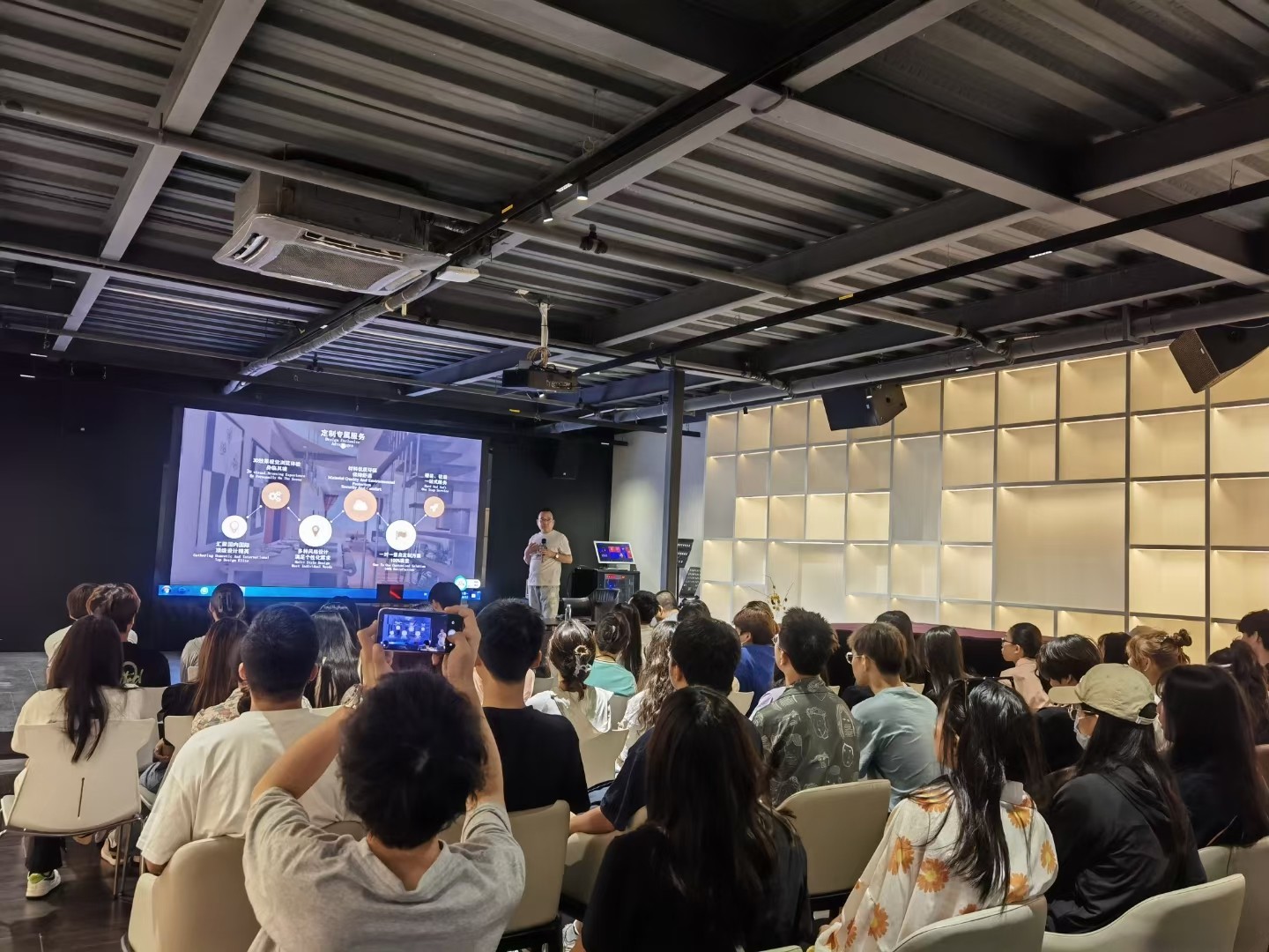 1738983995201979.jpg 1738983995201979.jpg